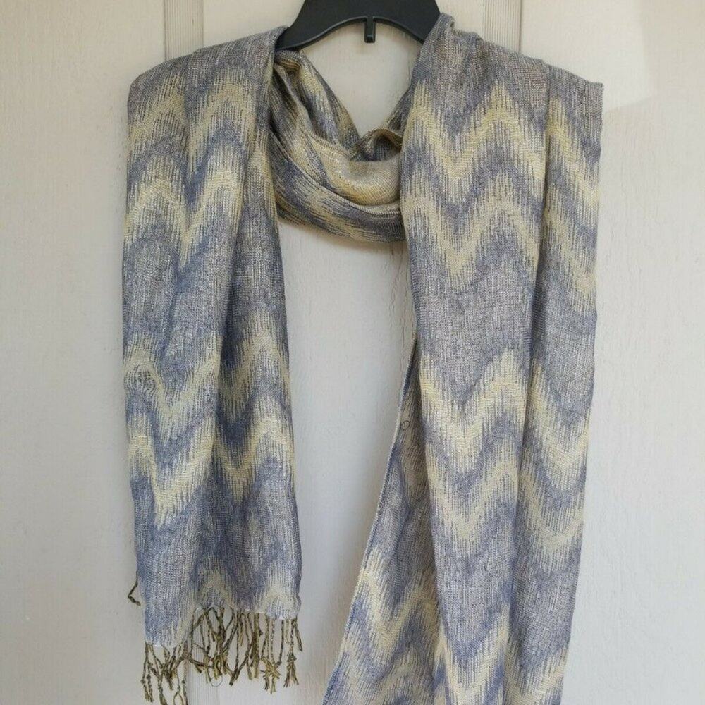 STUDIO S Gold Oblong Metallic Shimmering Scarf